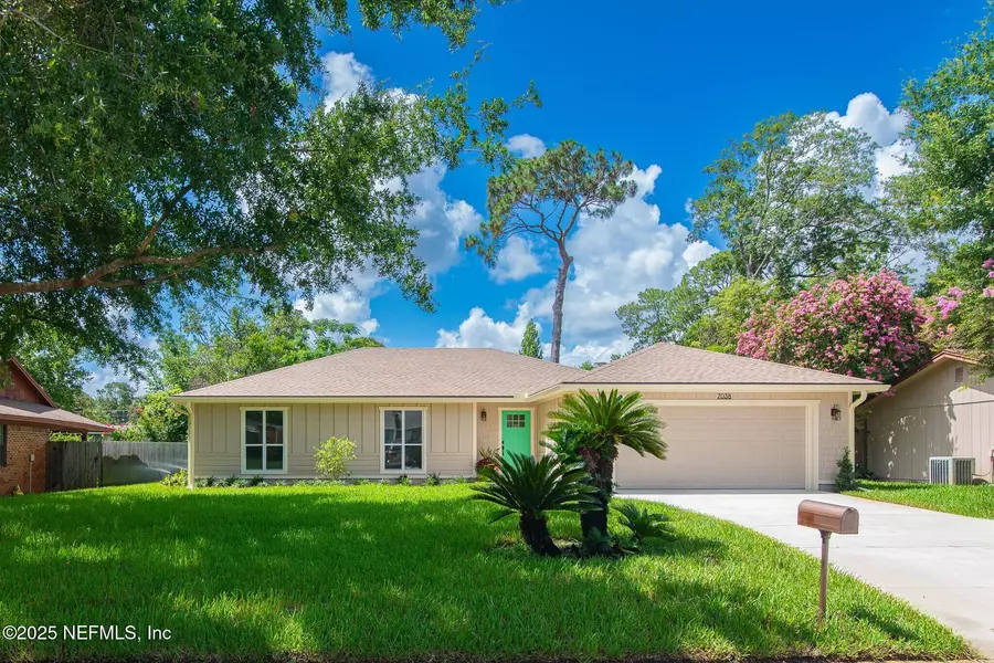 7038 HOLIDAY HILL CT, Jacksonville, FL 32216