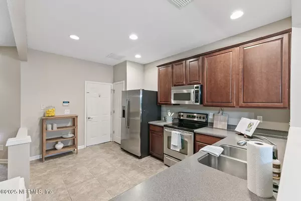 Jacksonville, FL 32256,11263 CAMPFIELD