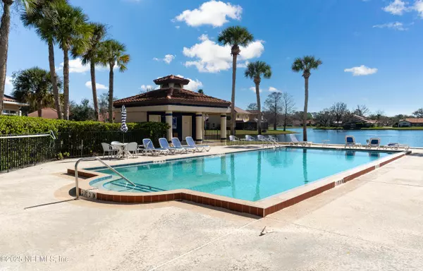 Jacksonville, FL 32217,3820 LAVISTA CIR #114