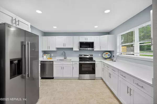 6952 GOLDILOCKS LN, Jacksonville, FL 32210