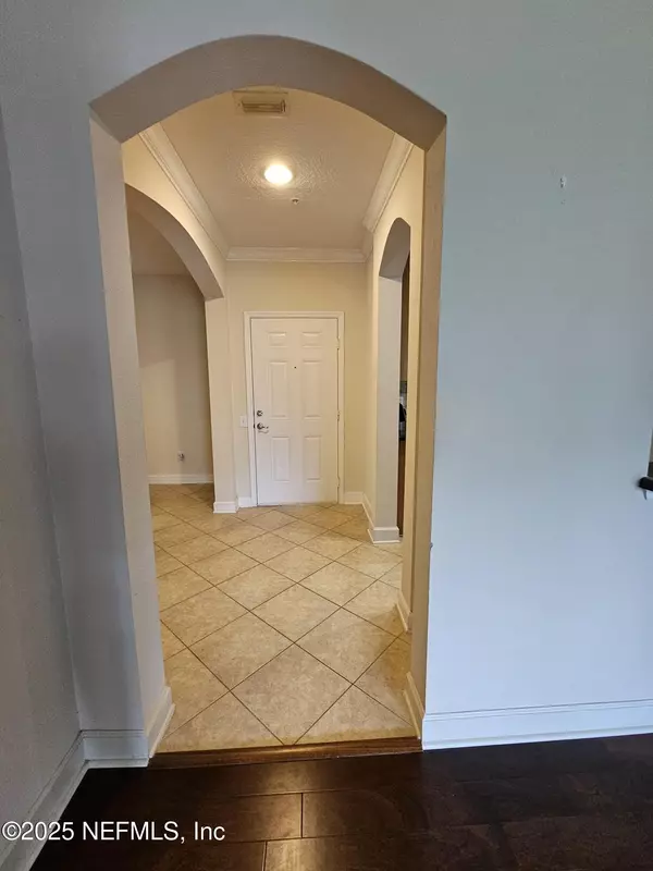 Jacksonville, FL 32216,4480 DEERWOOD LAKE Pkwy #635