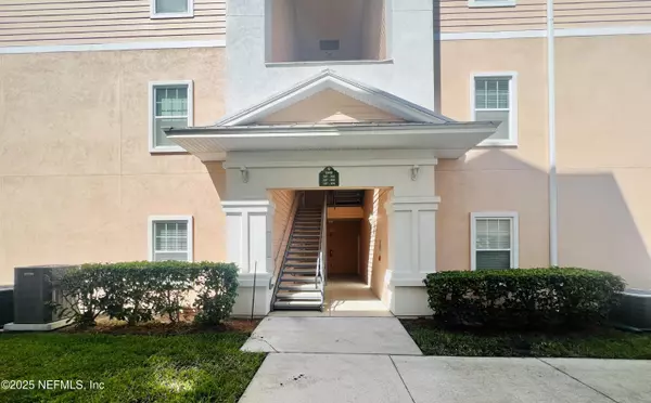 Jacksonville, FL 32256,4990 KEY LIME DR #208