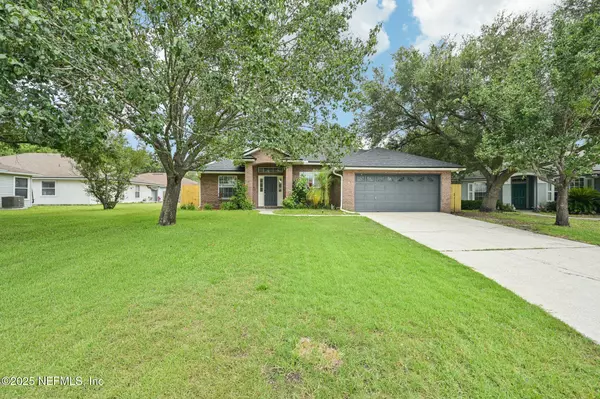Jacksonville, FL 32244,8761 REDLEAF CT