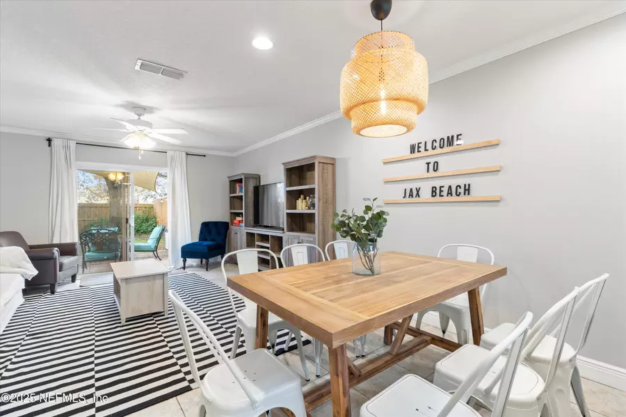 885 7TH AVE, Jacksonville Beach, FL 32250