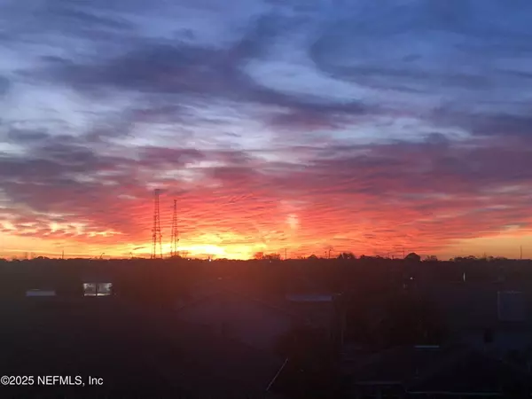 Jacksonville Beach, FL 32250,724 1ST ST S