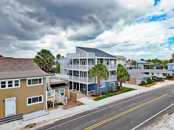 Jacksonville Beach, FL 32250,724 1ST ST S