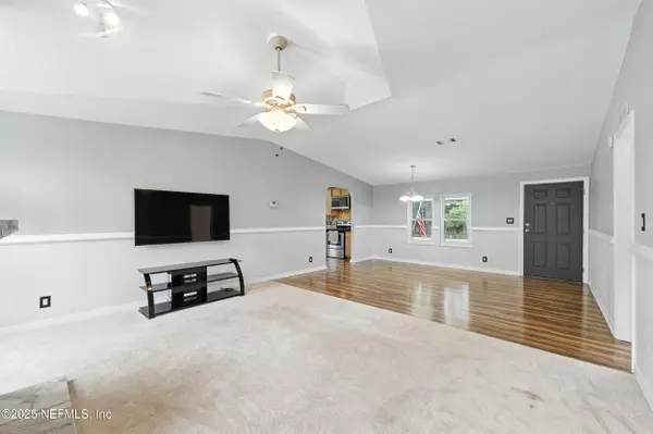 Interlachen, FL 32148,209 THUNDER RD