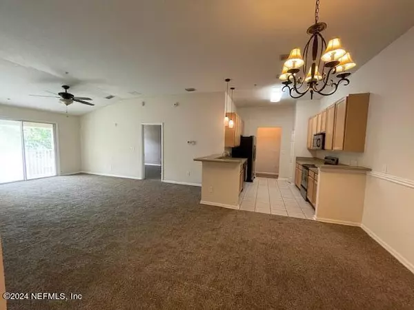 Jacksonville, FL 32256,7064 DEER LODGE CIR #108