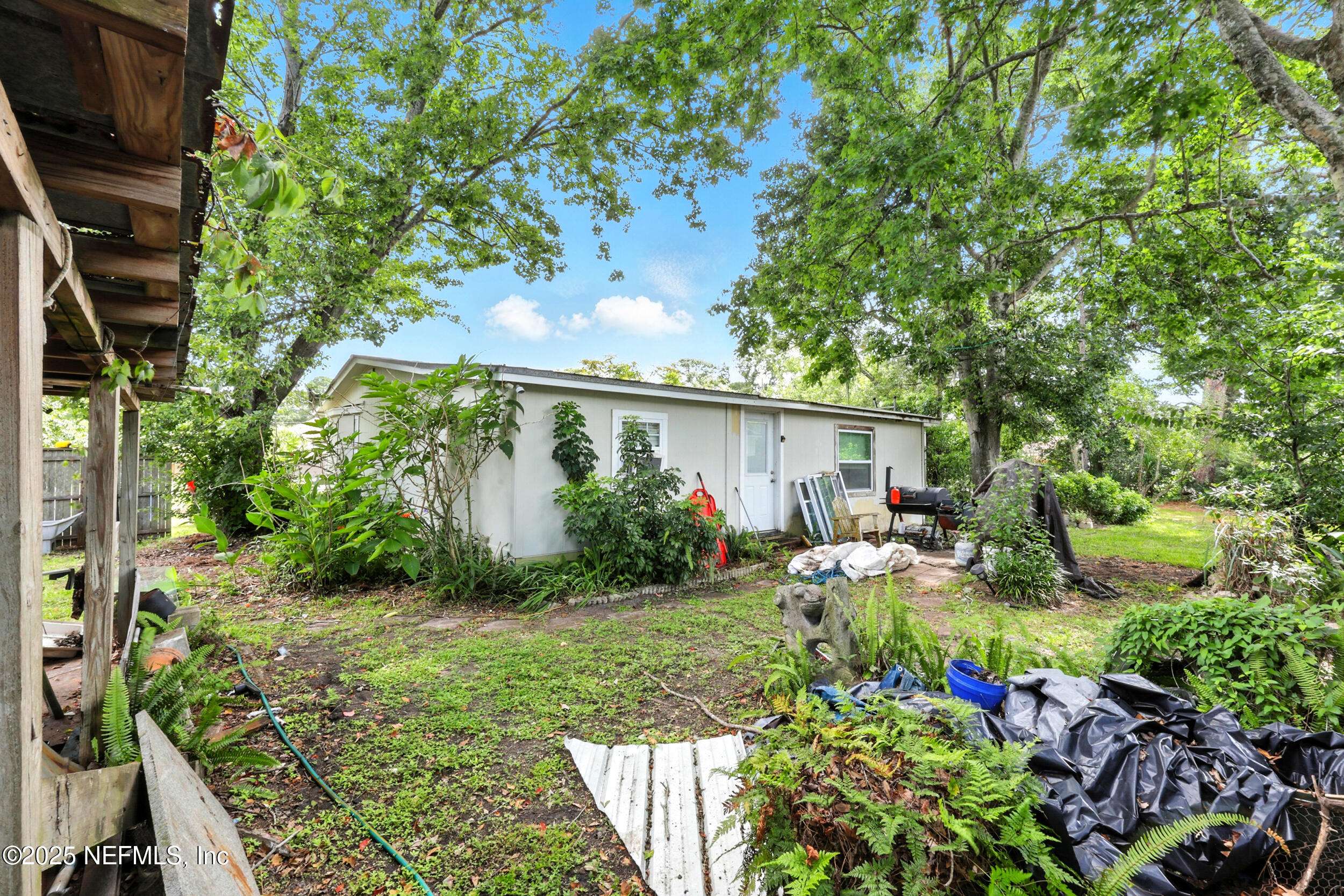Fernandina Beach, FL 32034,884 ROBIN HOOD DR