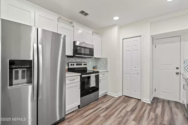 Jacksonville, FL 32207,4126 BIRMINGHAM RD