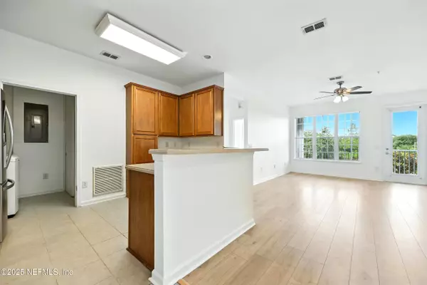 Jacksonville, FL 32256,11251 CAMPFIELD DR #2307
