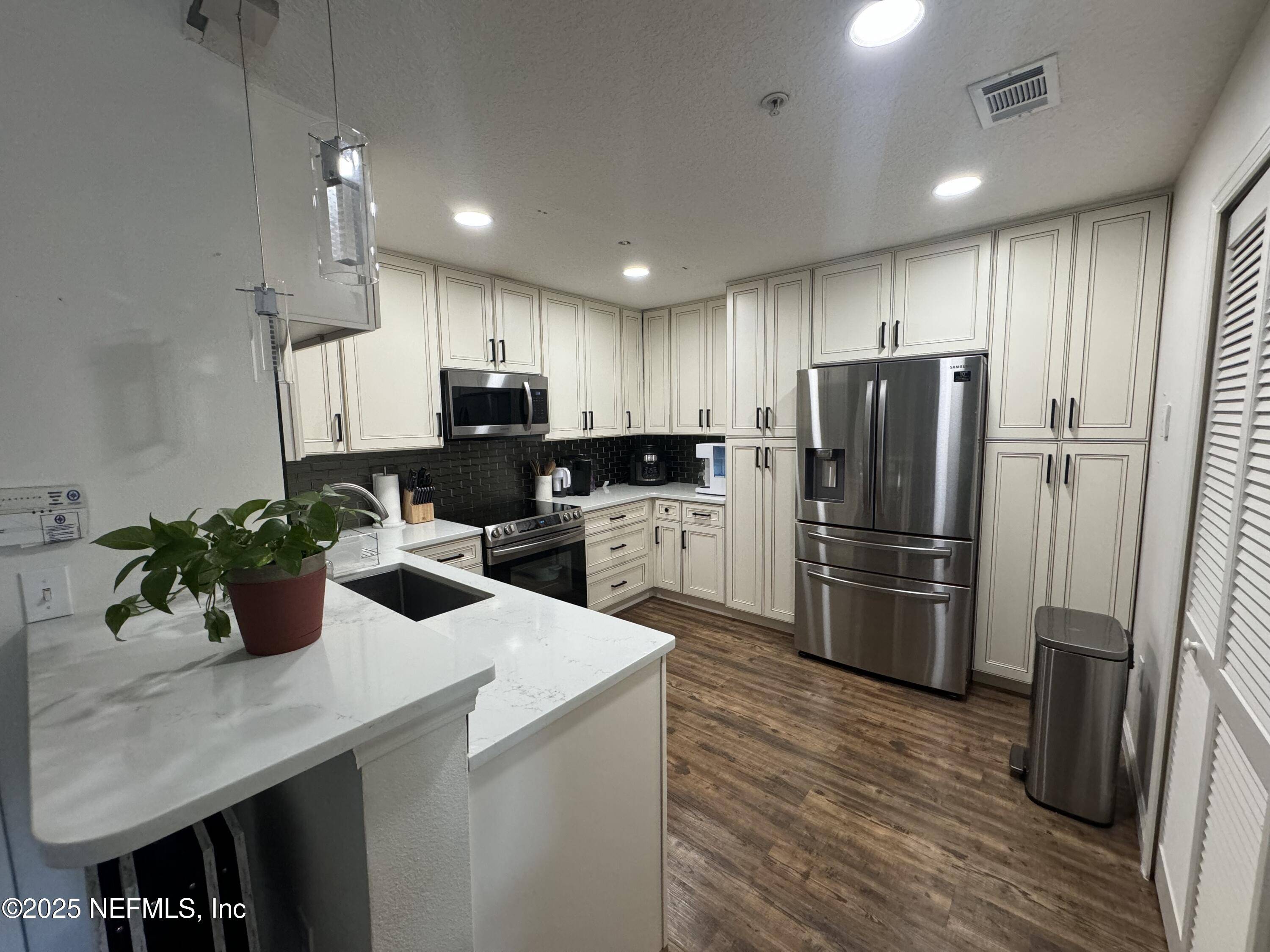 Jacksonville, FL 32257,9556 ARMELLE WAY WAY #15