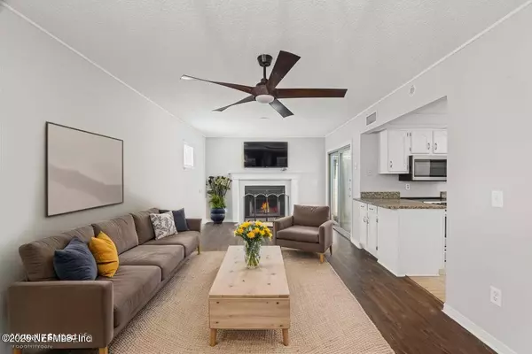 Orange Park, FL 32065,2300 TWELVE OAKS DR #K-14