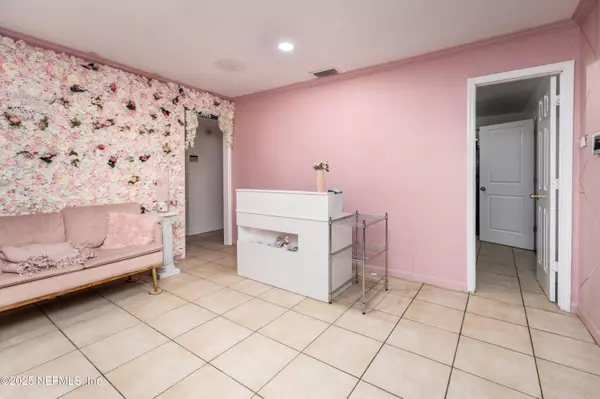 Jacksonville, FL 32210,6215 CLARET DR