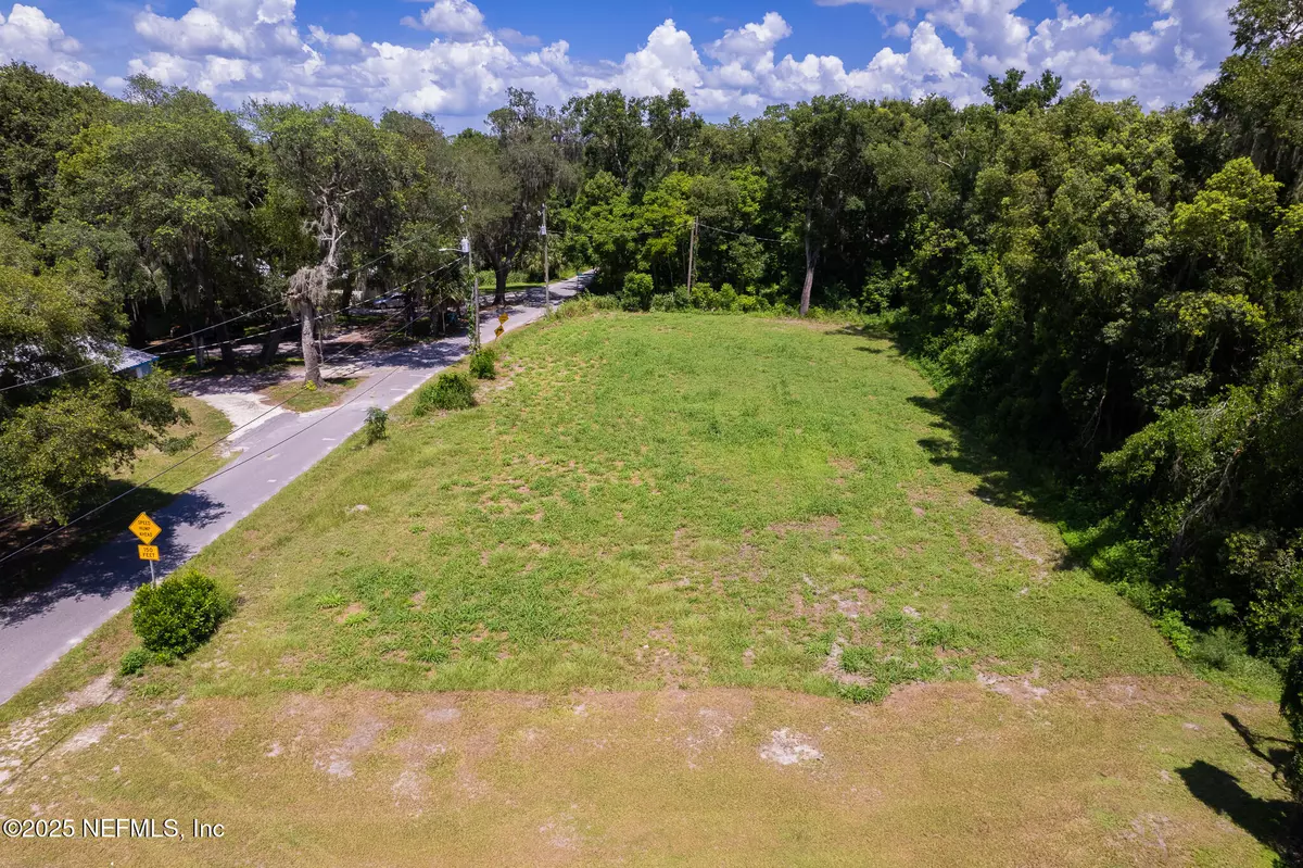 Crescent City, FL 32112,1009 CLEMONS LN