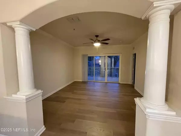 Jacksonville, FL 32216,8290 GATE Pkwy #1009