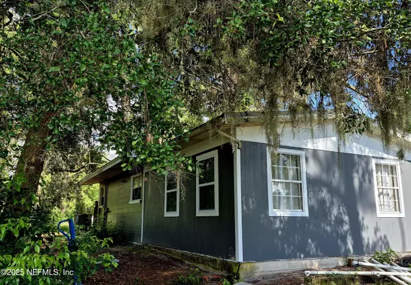 Crescent City, FL 32112,282 BYRD RD