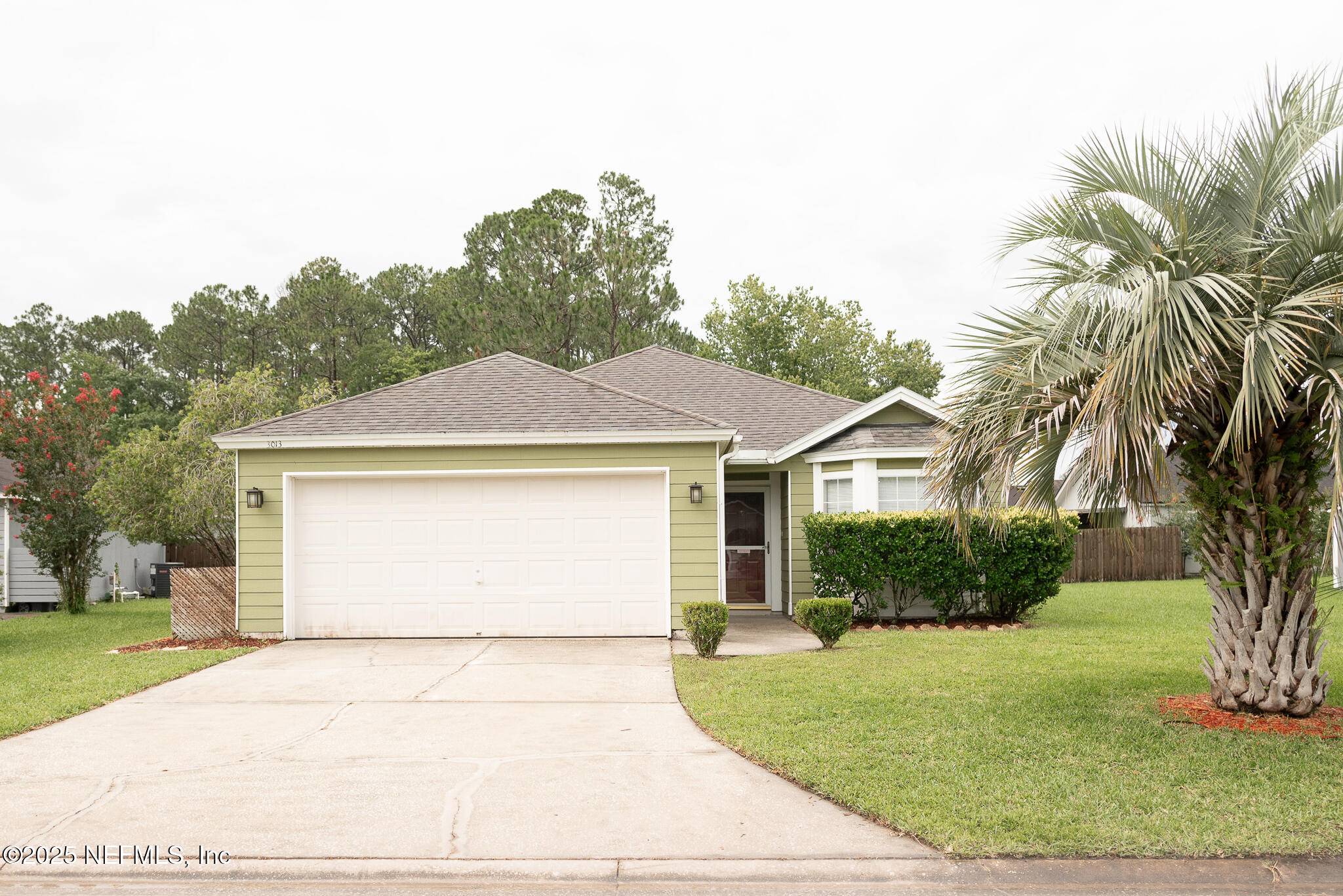 3013 WAVERING LN, Middleburg, FL 32068