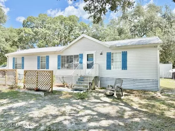 Interlachen, FL 32148,202 ASH ST