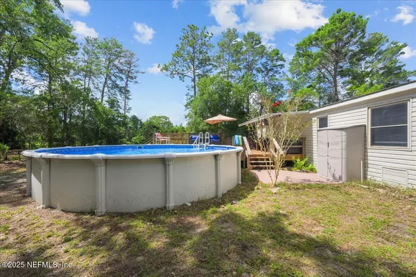Pomona Park, FL 32181,185 KINGFISH RD