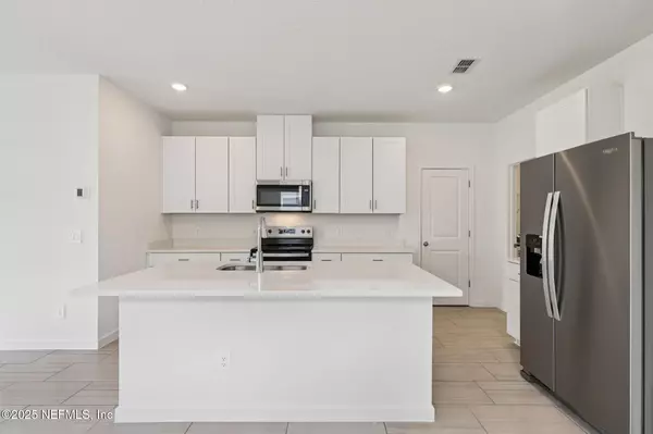 9638 CYPRESS MEADOWS RD, Jacksonville, FL 32219