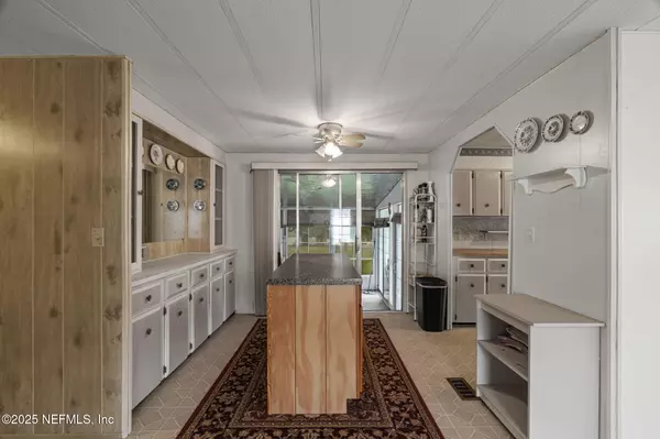 Crescent City, FL 32112,123 PENINSULAR DR