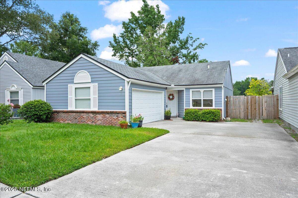 8039 MACTAVISH WAY E, Jacksonville, FL 32244