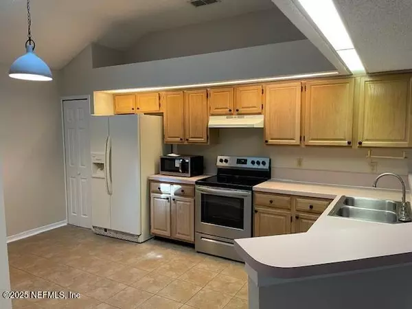 Jacksonville, FL 32277,7721 MYSTIC POINT CT W