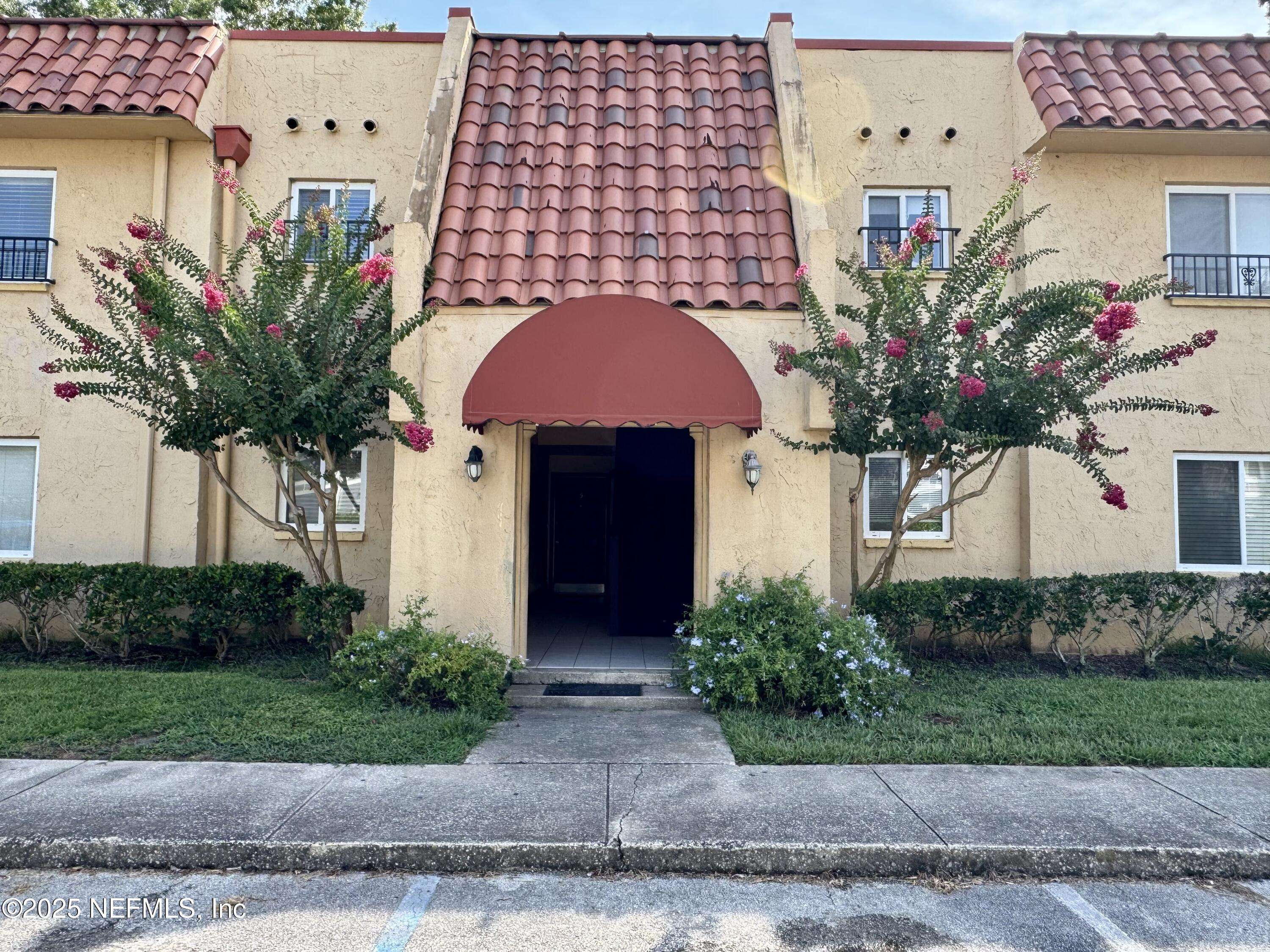 6526 LA MIRADA DR E #6, Jacksonville, FL 32217