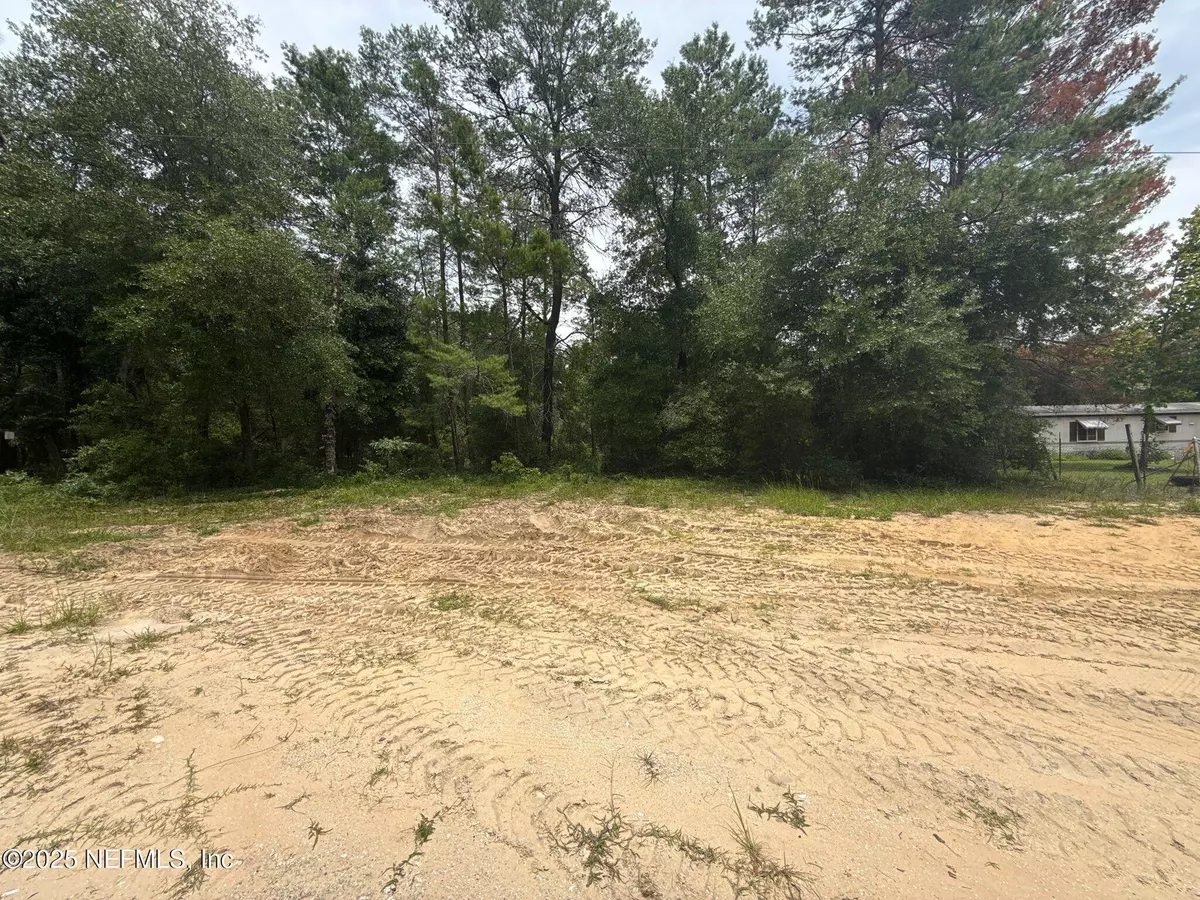 Interlachen, FL 32148,140 CHEROKEE DR DR