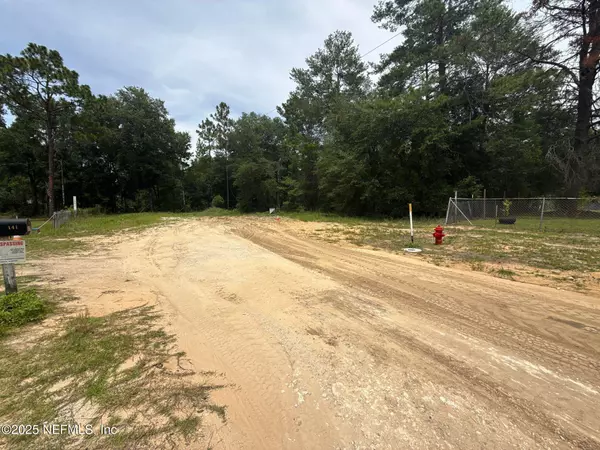 Interlachen, FL 32148,140 CHEROKEE DR DR