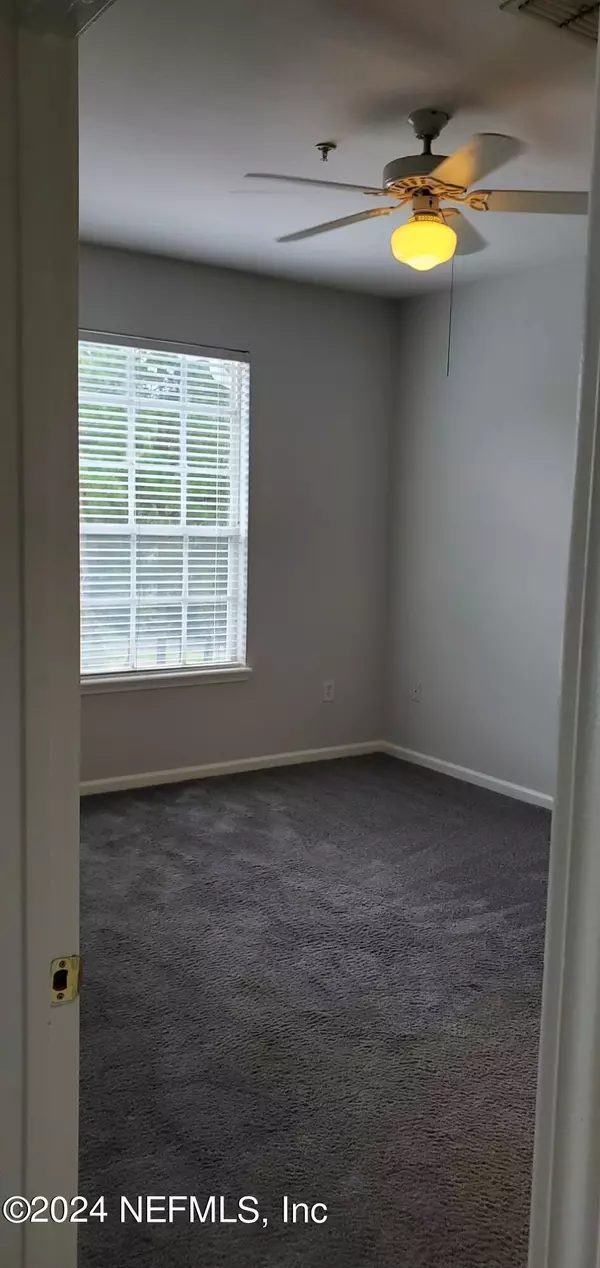 Jacksonville, FL 32256,10550 BAYMEADOWS RD #1012