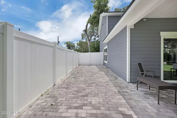 Green Cove Springs, FL 32043,724 N PINE AVE