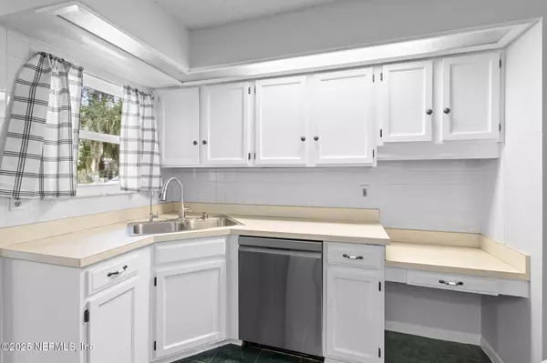 Edgewater, FL 32141,2419 LIME TREE DR