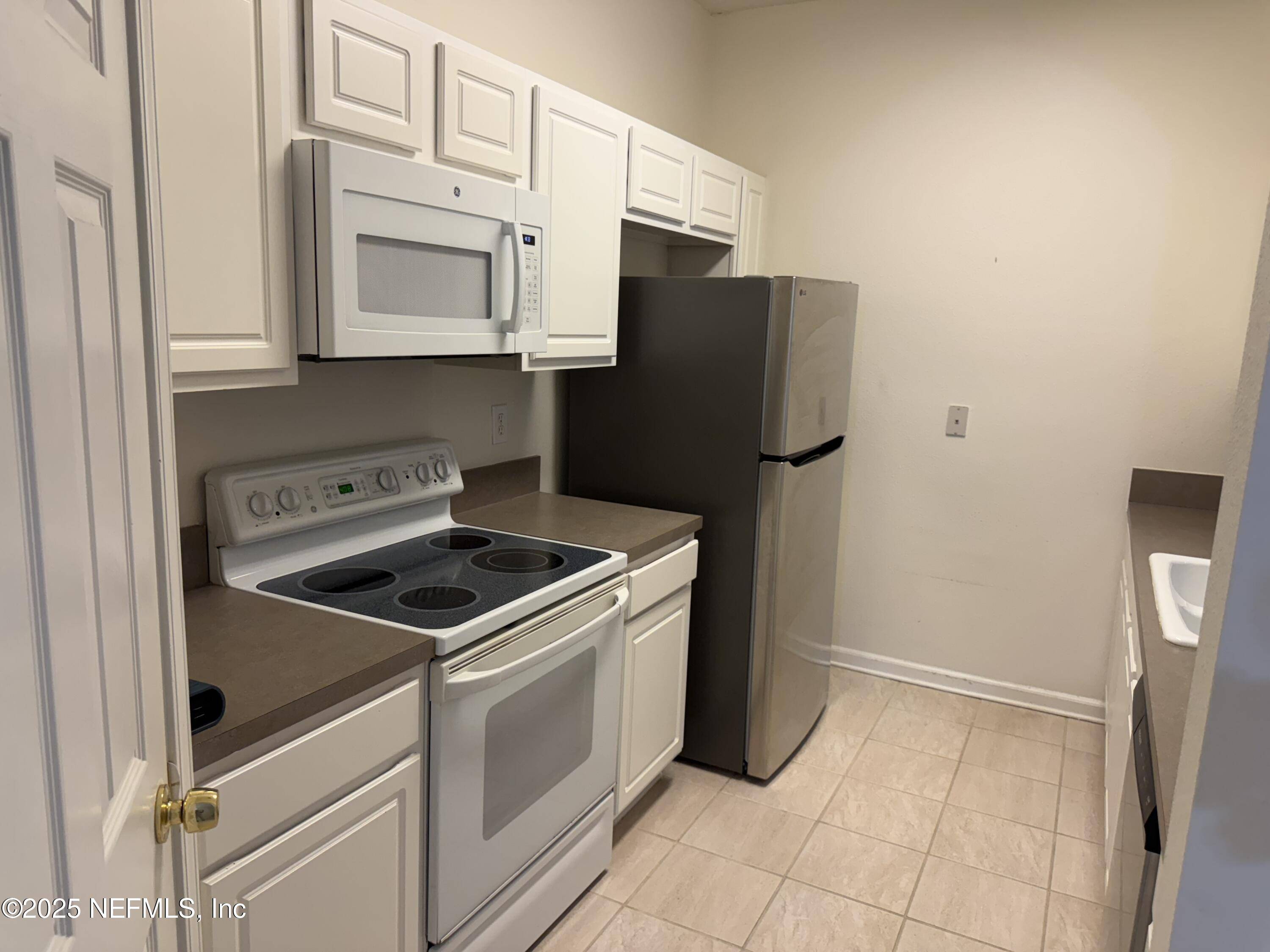 Jacksonville, FL 32256,10550 BAYMEADOWS RD #628