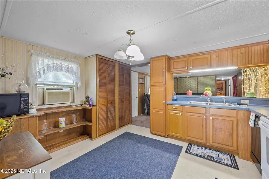 108 HUGH AVE, Interlachen, FL 32148