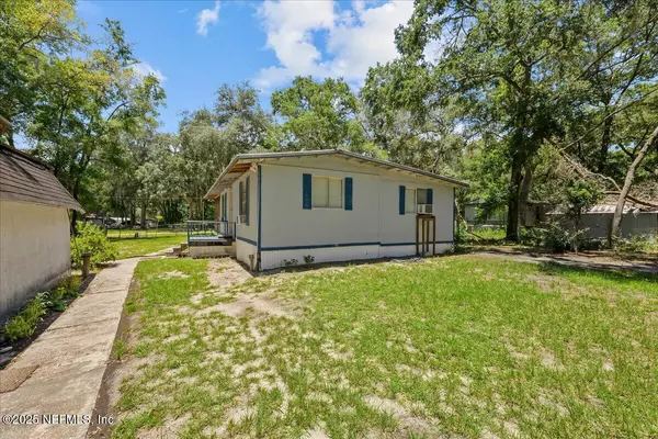 Interlachen, FL 32148,108 HUGH AVE