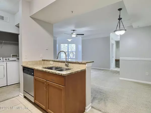 Jacksonville, FL 32246,10435 MIDTOWN Pkwy #462