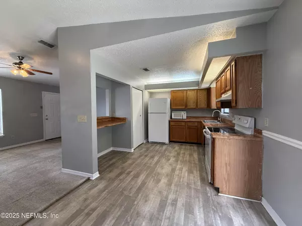 Jacksonville, FL 32210,7691 GREGORY DR