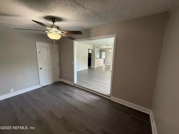 Jacksonville, FL 32277,3421 TARPON DR