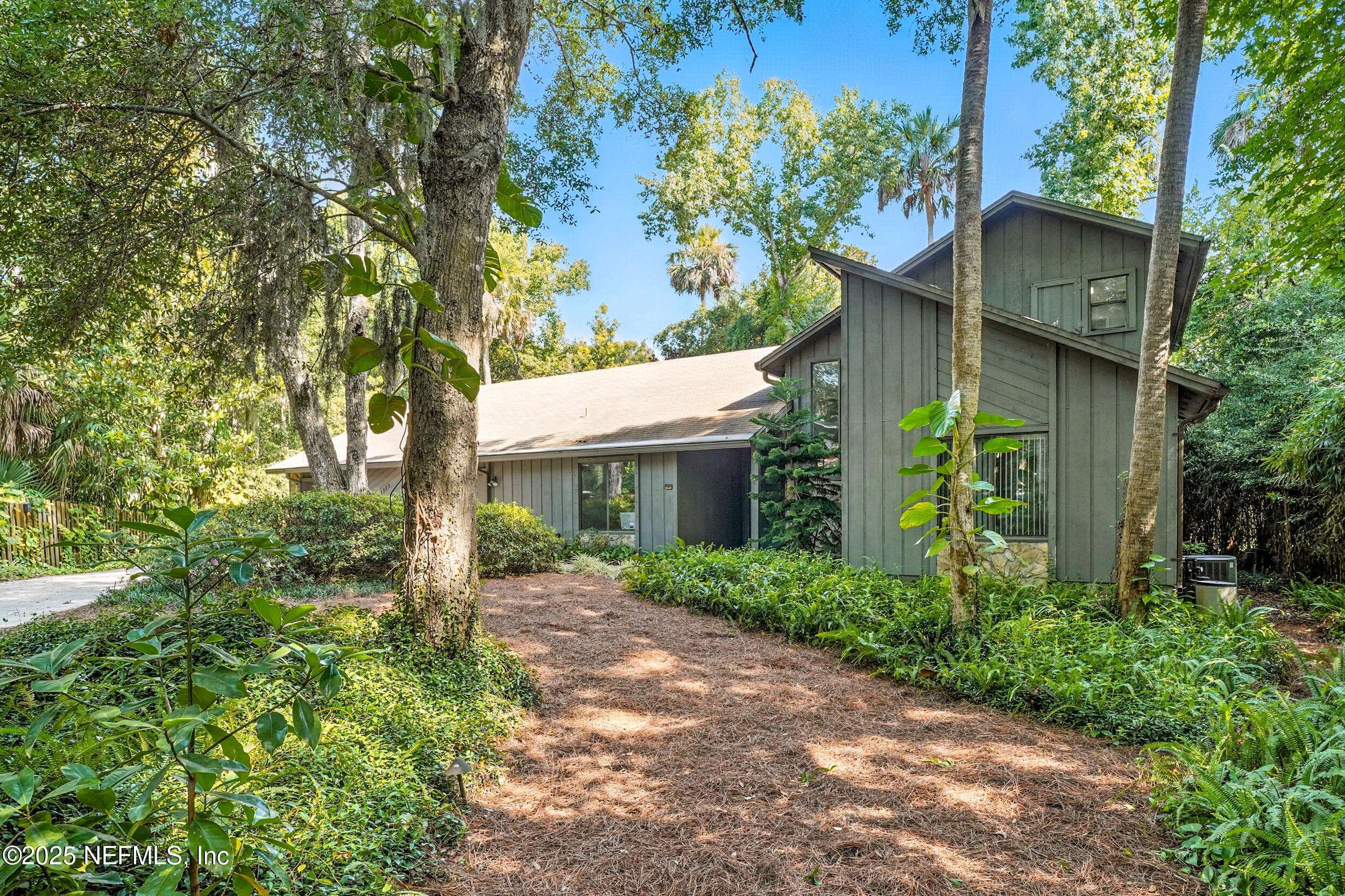 1918 OAK CIR, Atlantic Beach, FL 32233