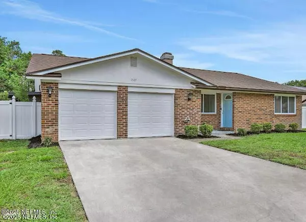 1527 MONUMENT OAKS DR, Jacksonville, FL 32225