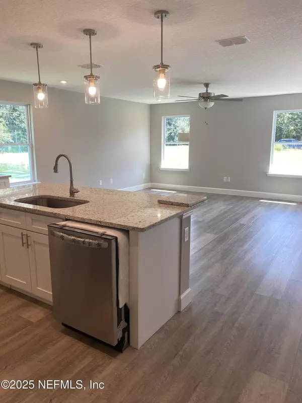 Jacksonville, FL 32222,7105 SUN LN
