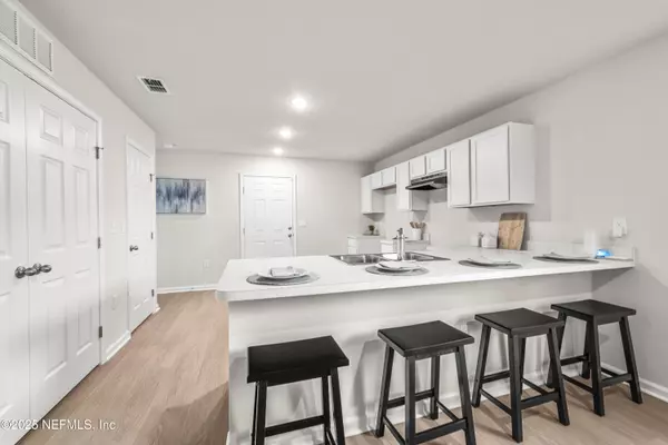 Jacksonville, FL 32220,8077 DEVOE ST