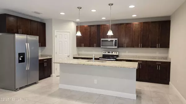 Brandon, FL 33511,228 CLAYTON ST