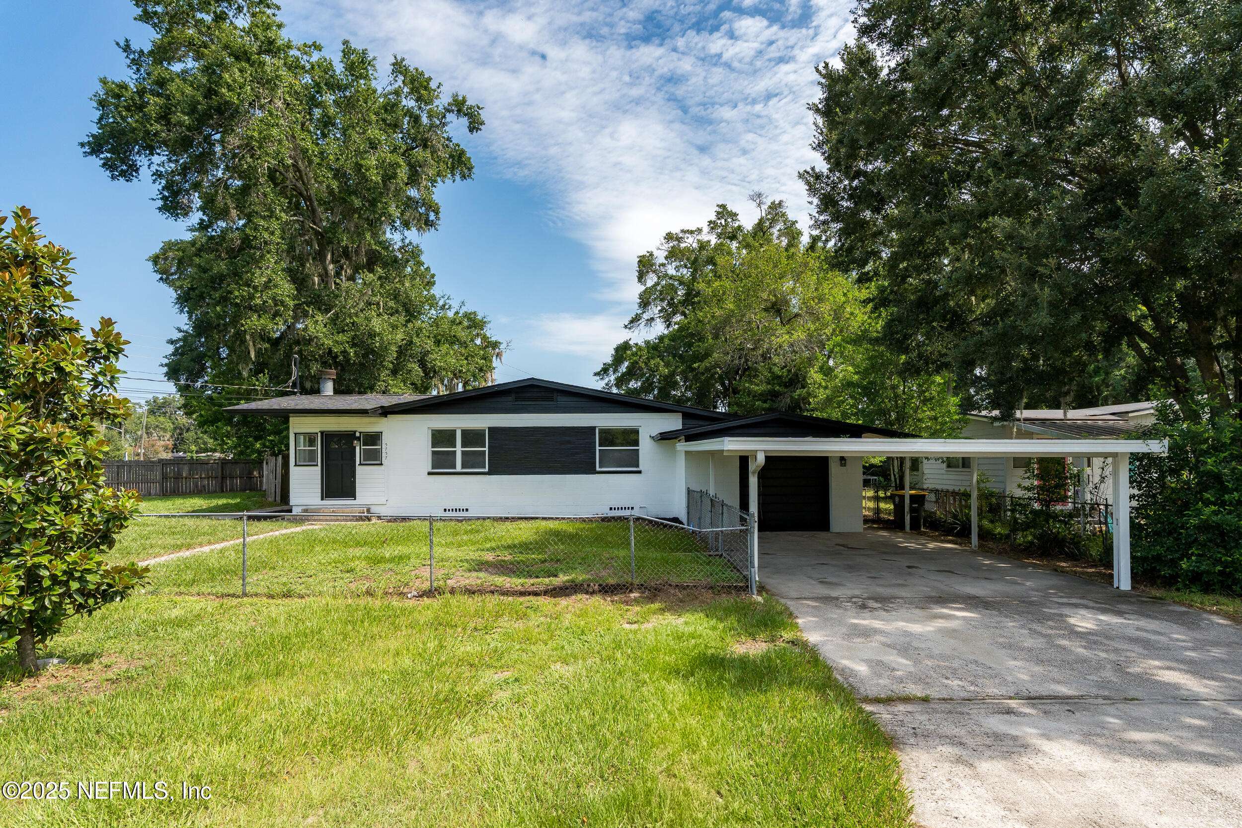 5757 CEDAR PARK LN, Jacksonville, FL 32210