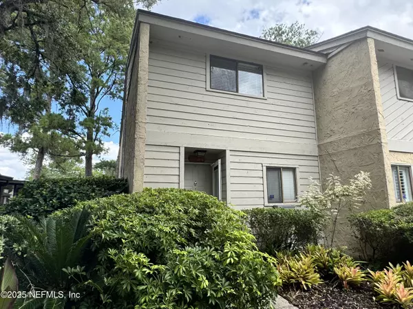 Jacksonville, FL 32257,3801 CROWN POINT RD #1064