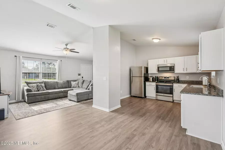 504 JOAN ST, Macclenny, FL 32063