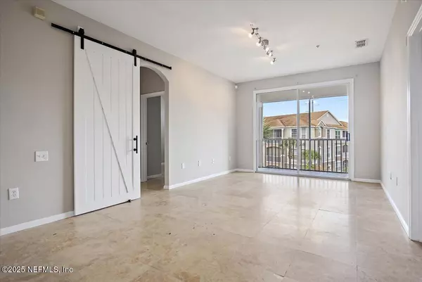 Jacksonville, FL 32256,10550 BAYMEADOWS RD #1028