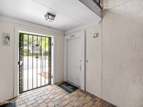 Jacksonville, FL 32224,13715 RICHMOND PARK DR N #1101